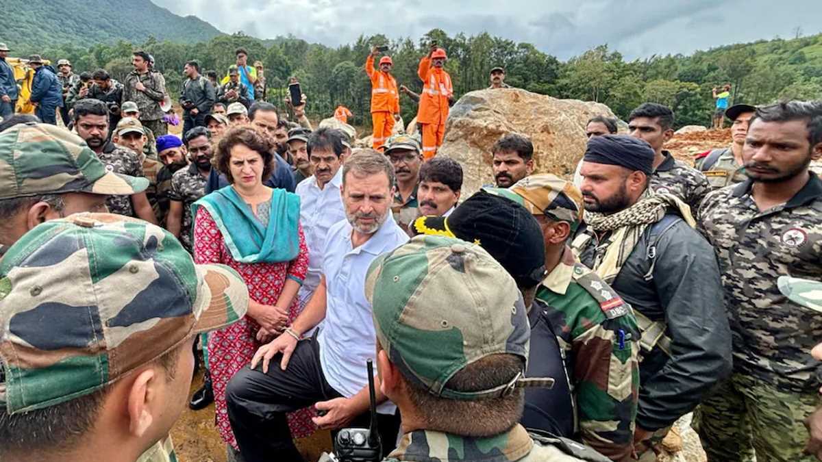 वायनाड भूस्खलन : राहुल-प्रियंका ने मुंडक्कई और पुंचिरी मट्टम गांव का किया दौरा